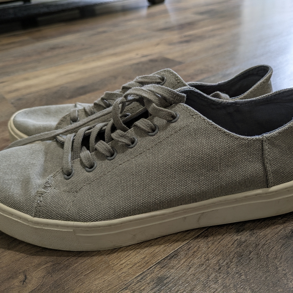 Casual Tan Canvas Sneakers